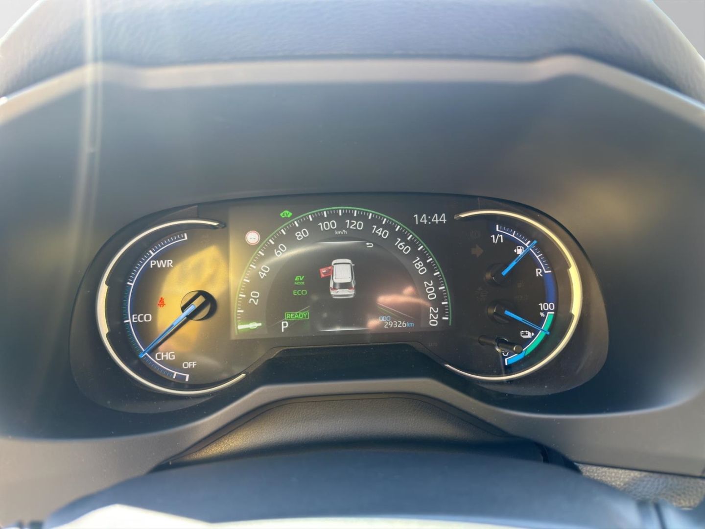 Toyota RAV 4 2.5 Plug-in Hybrid 4x4 - Samsaru's Car Outlet