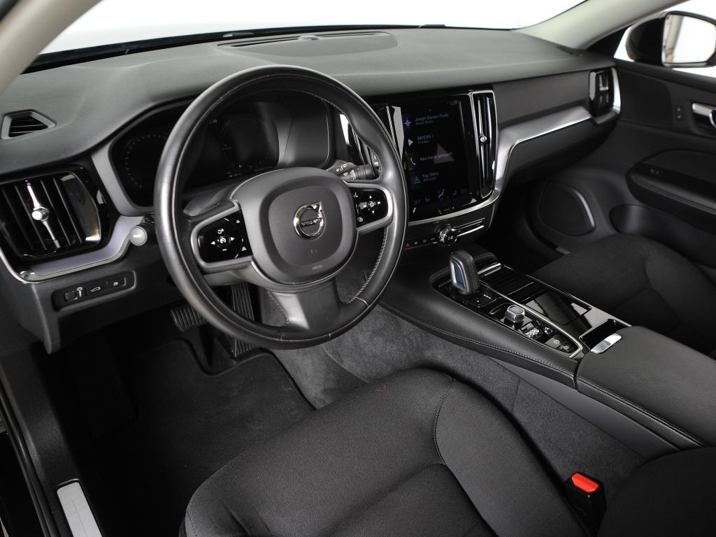 Volvo V60 T8 AWD Recharge R-Design *AHK * 360°-Kam.*