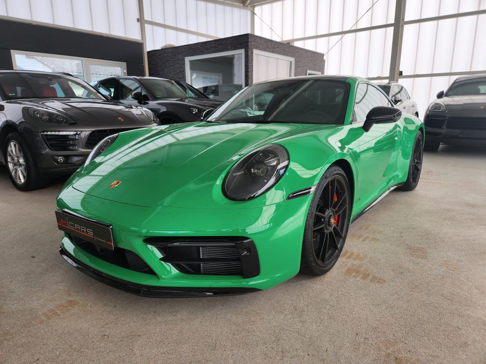 Porsche 992 Carrera 4 GTS Exclusiv - Samsaru's Car Outlet