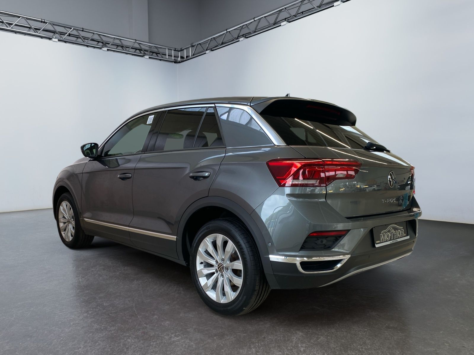 Volkswagen T-Roc Sport 1.5 TSI - Samsaru's Car Outlet