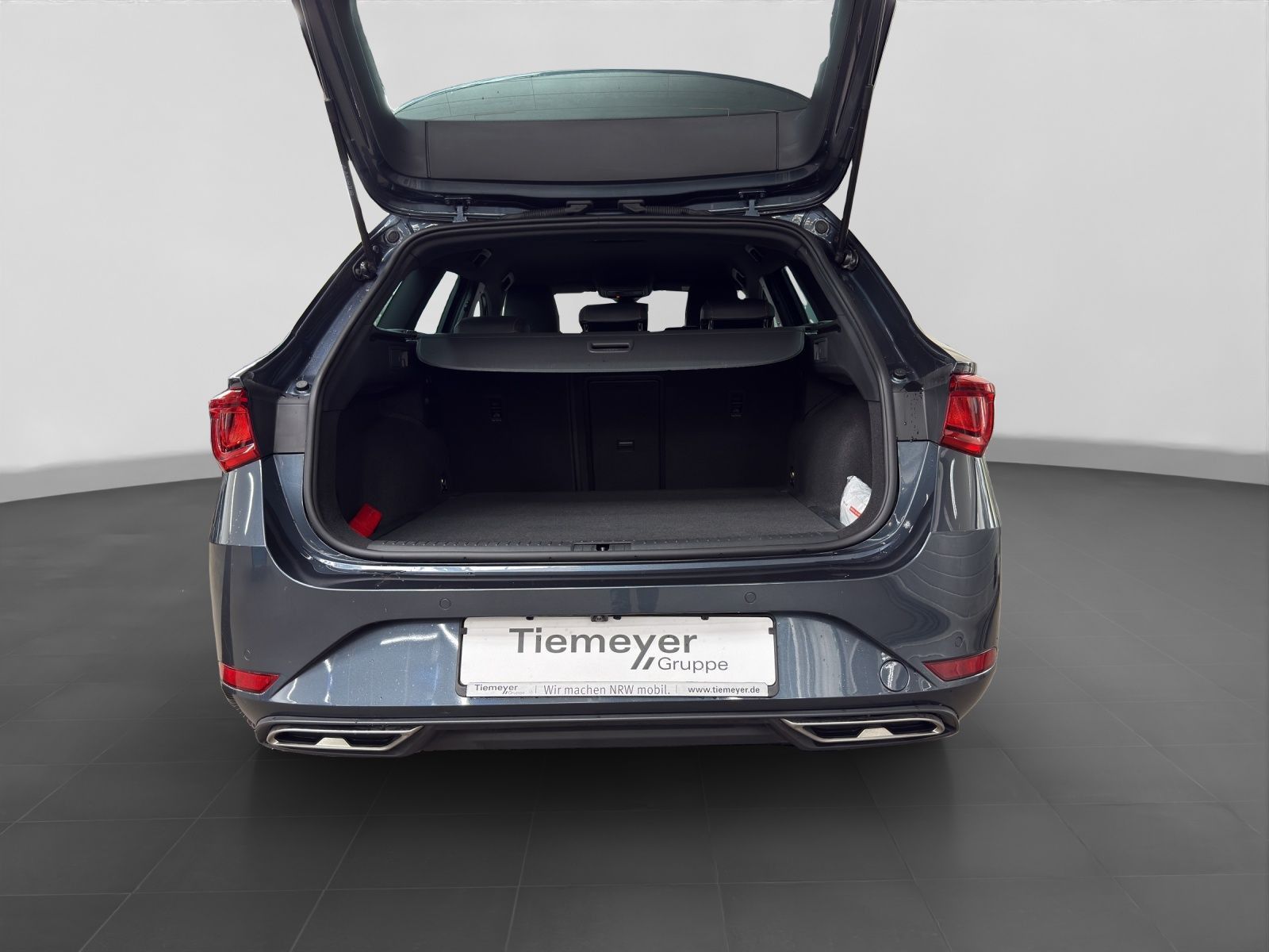 Seat Leon Sportstourer 2.0 TDI DSG FR AHK KAMERA NAVI
