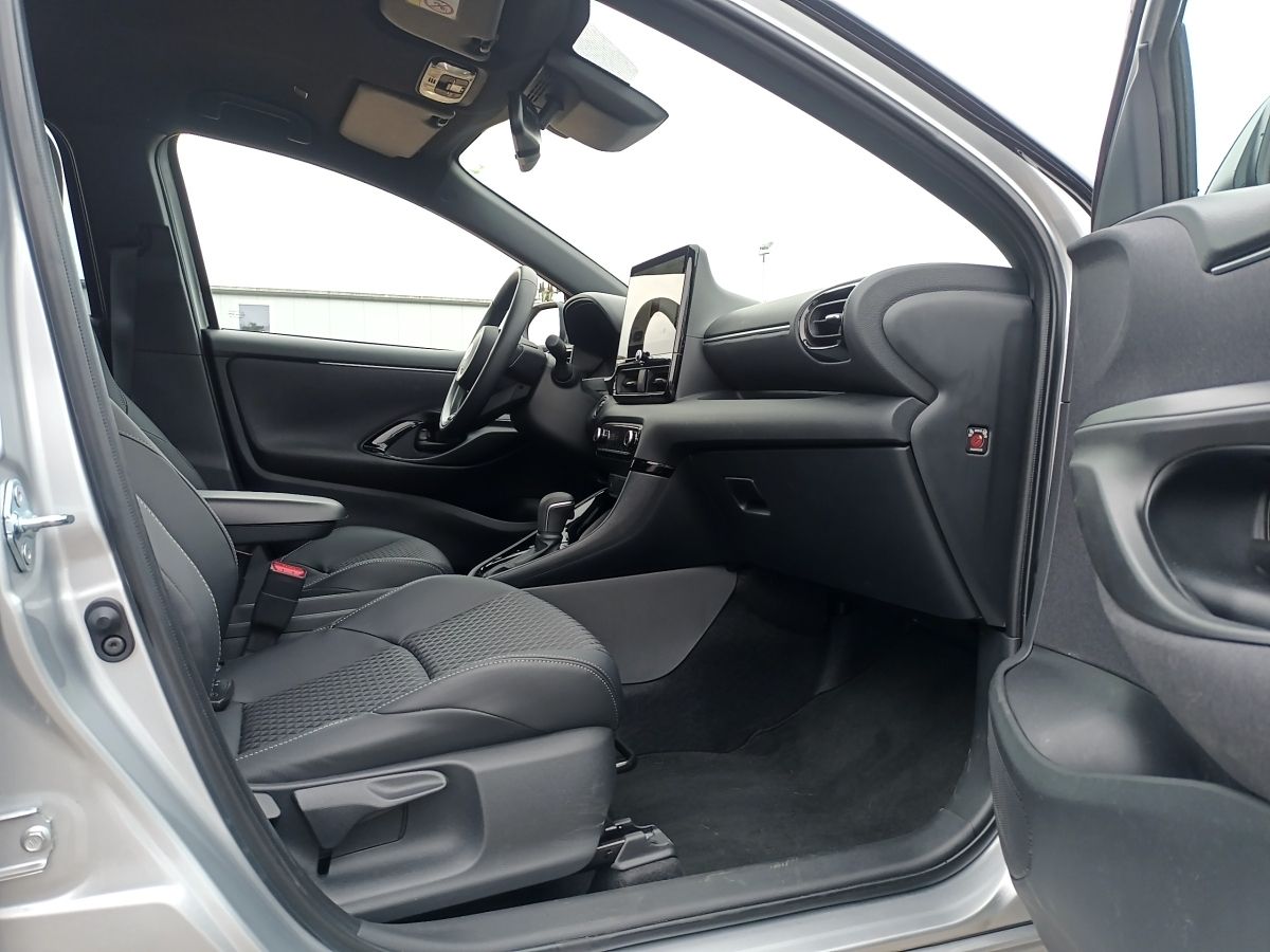 Toyota Yaris 1.5 Hybrid Style PLUS*CARPLAY+LED+PDC+NAVI