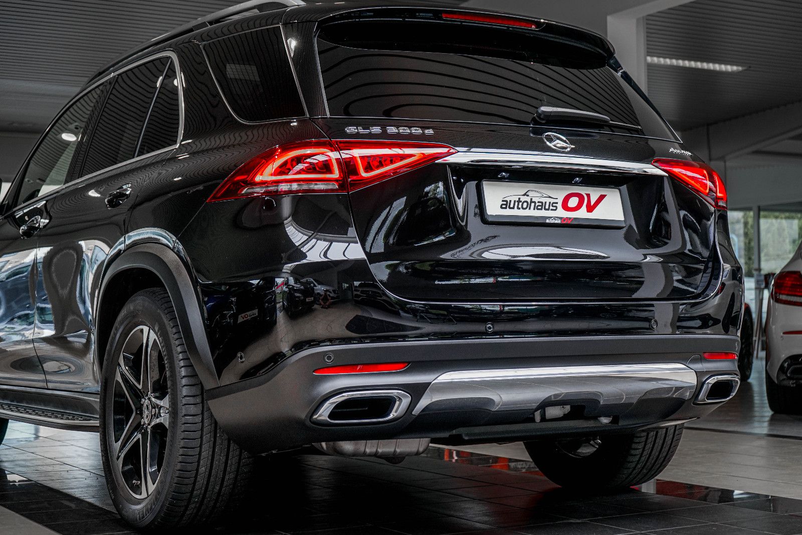 Mercedes-Benz GLE 300d 4M*Exclusive*3xTV*360*Distr*Pano*7xSitz