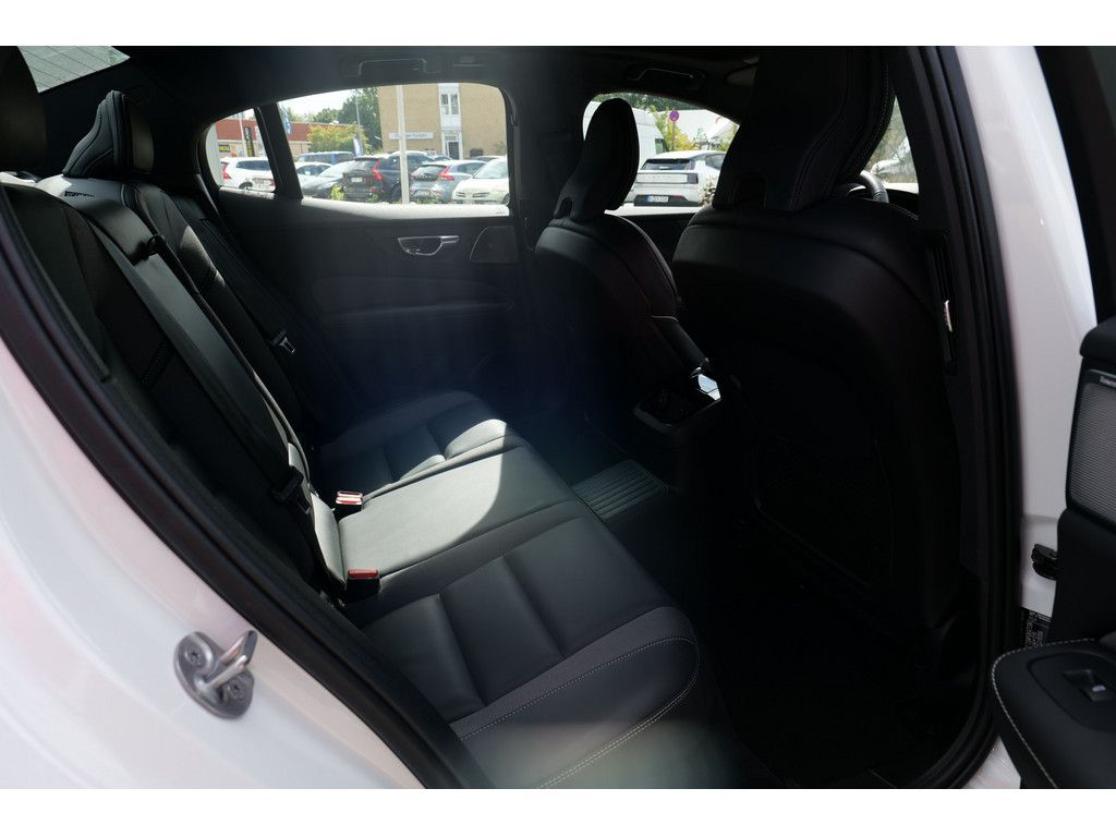 Volvo S60 Lim. T8 Ultimate Dark Recharge Plug-In Hybri