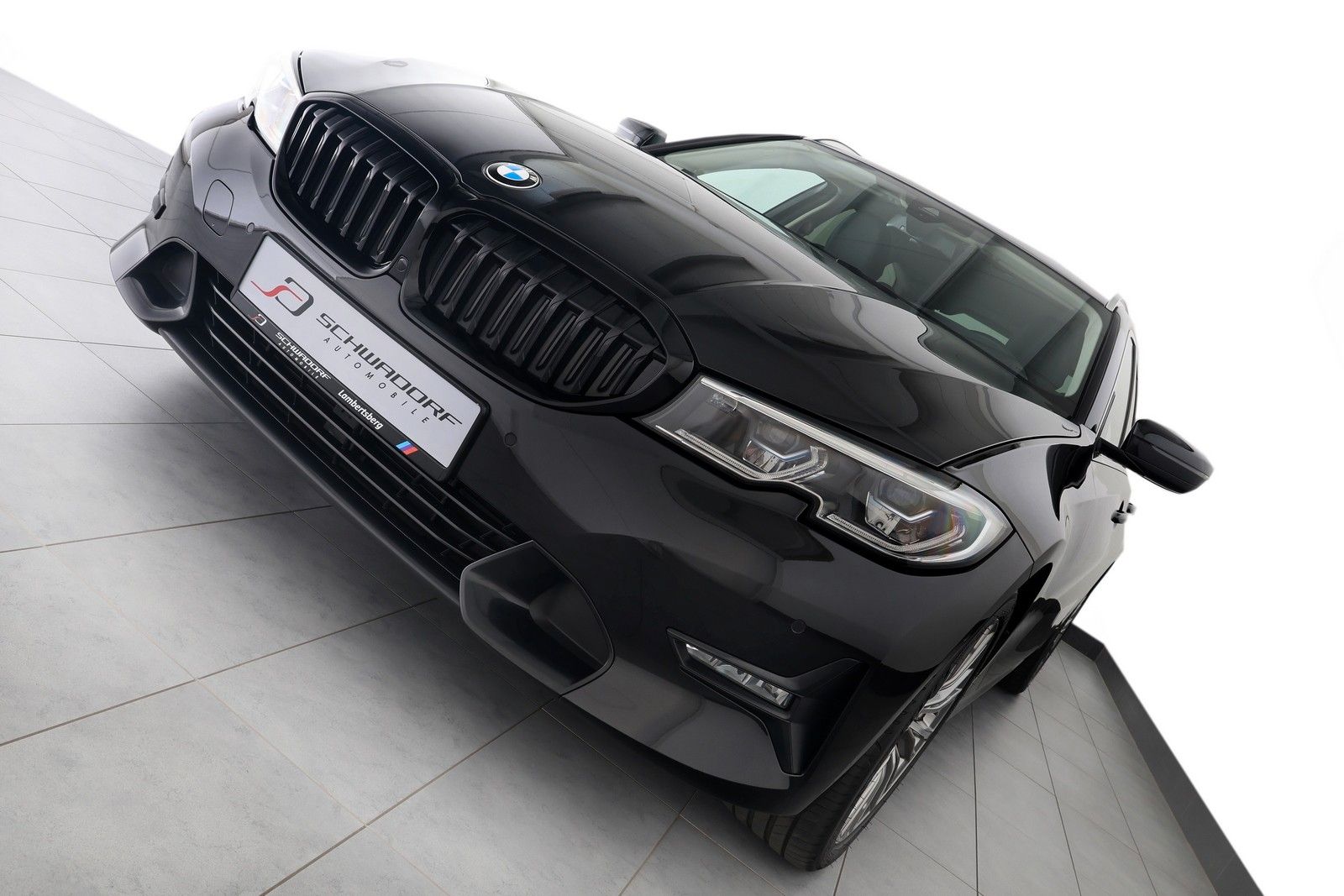 BMW 330d Touring Sport Line - Samsaru's Car Outlet