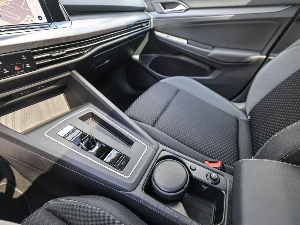 Volkswagen Golf VIII ACTIVE 2.0 l DSG - Samsaru's Car Outlet