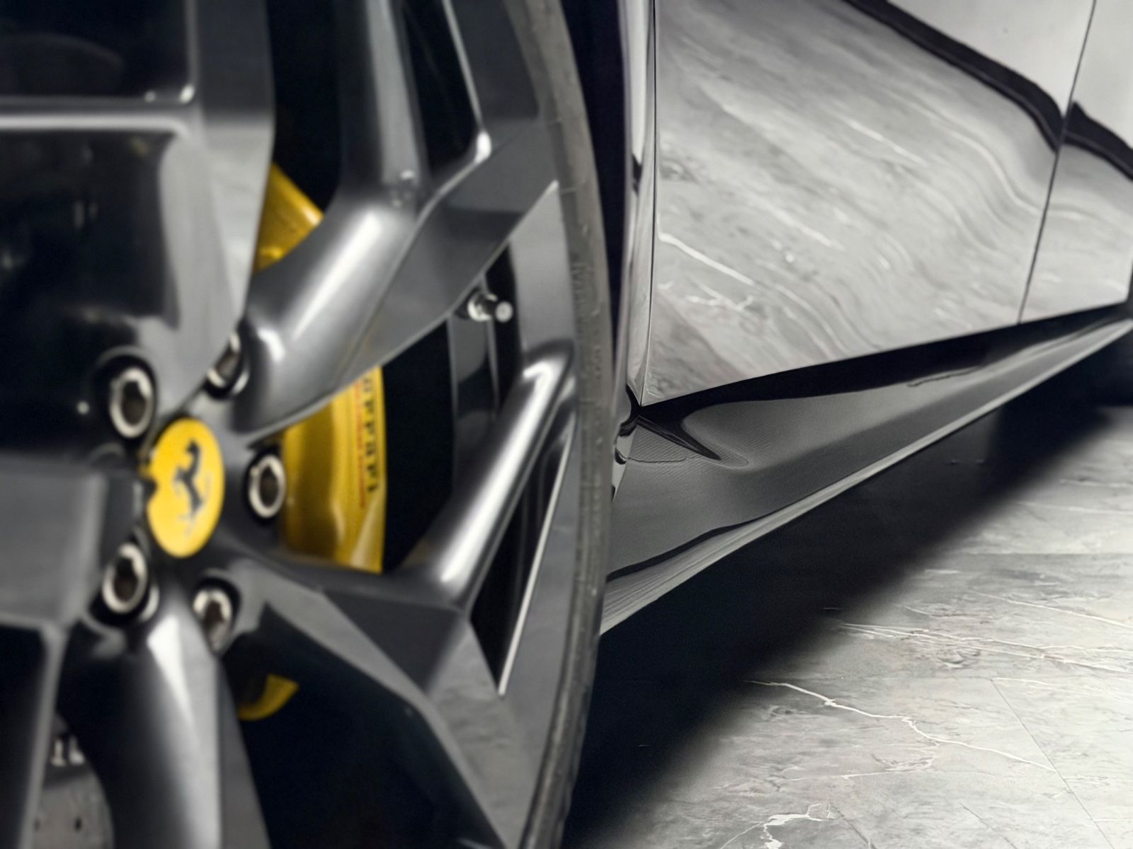 Ferrari 12Cilindri FULLCARBON VIOLA HONGKONG LIFT 360