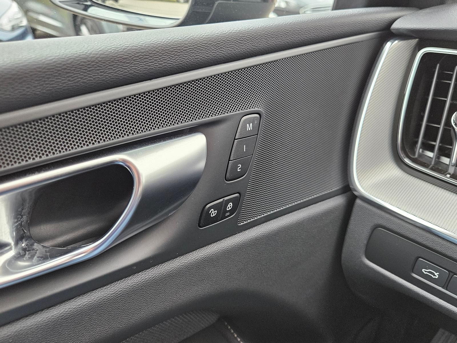 Volvo XC60 T6 AWD Plus Dark*AHK*ACC*Panorama*360*