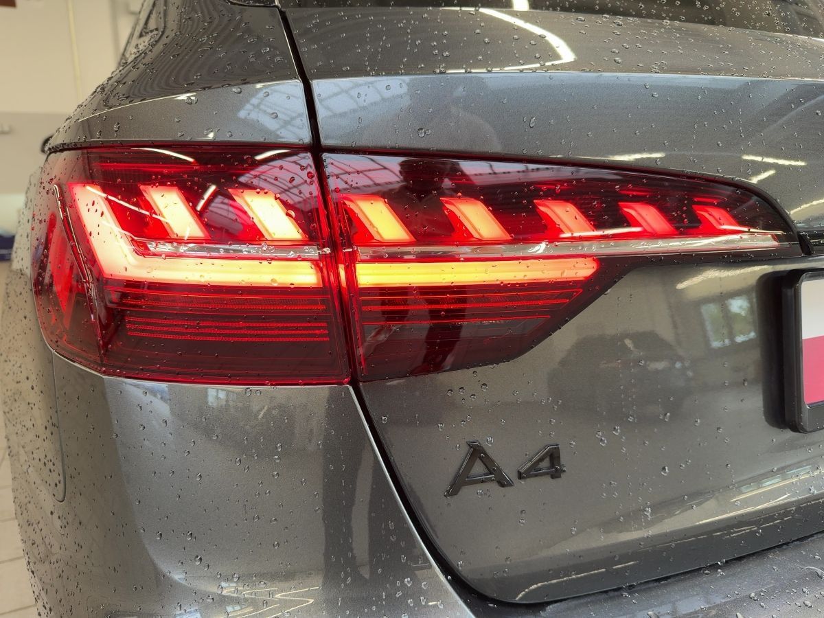 Audi A4 Avant 35 TFSI S line - Samsaru's Car Outlet
