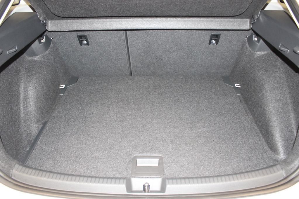 Volkswagen Taigo 1.0 TSI - Samsaru's Car Outlet