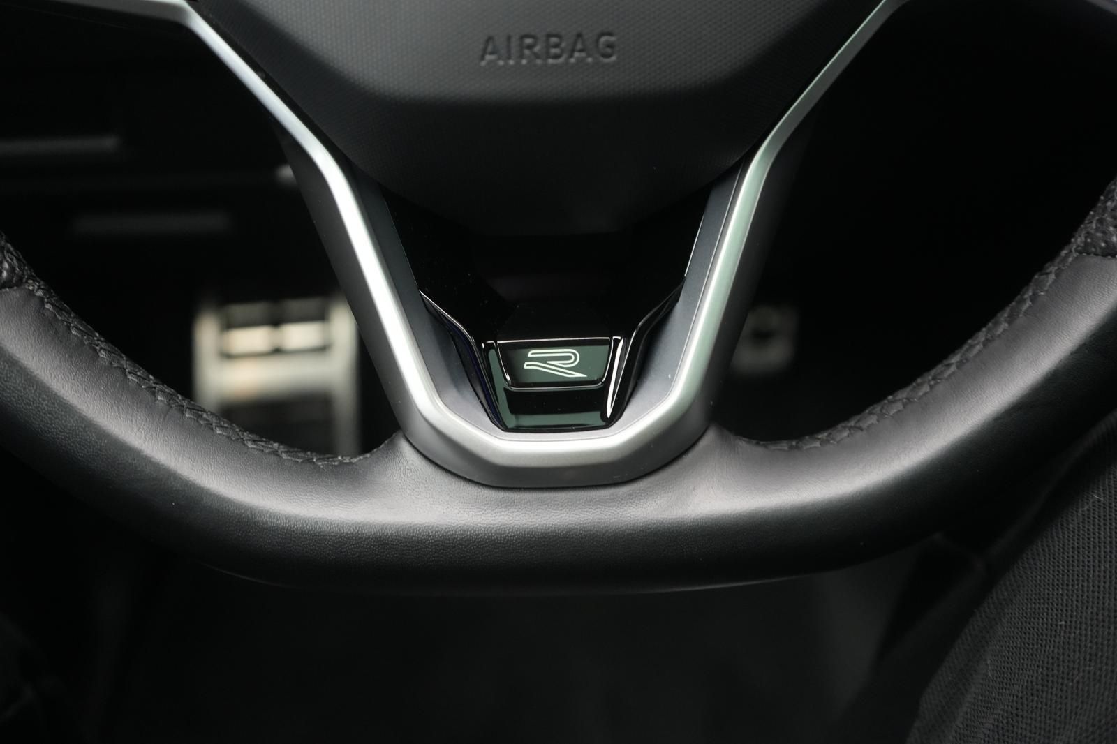Volkswagen Touareg R-Line 3.0 TSI 22"/Matrix/STHZ/Pano/Luft