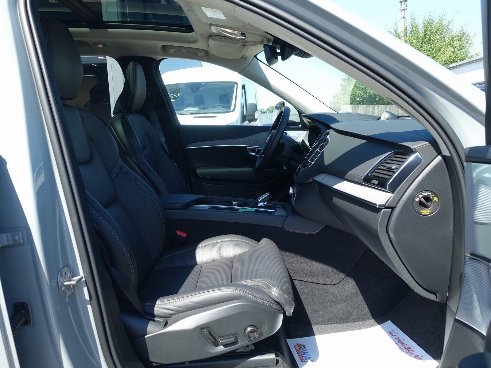 Volvo XC90 Recharge Ultimate Bright T8 AWD - Samsaru's Car Outlet