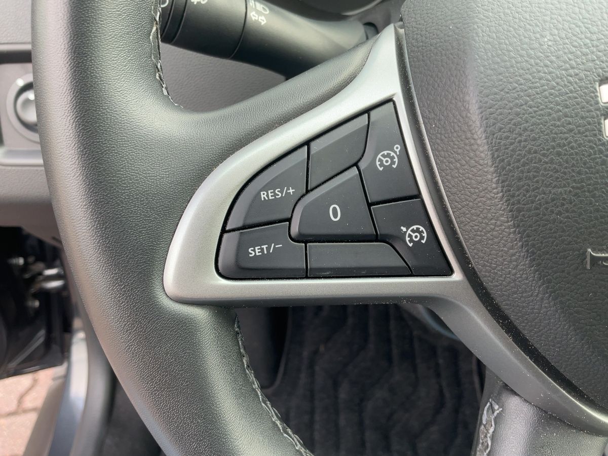 Dacia Duster - Samsaru's Car Outlet