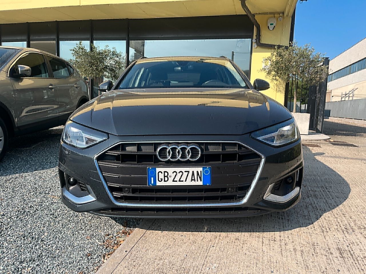 Audi A4 Avant 35 TDI S tronic - Samsaru's Car Outlet