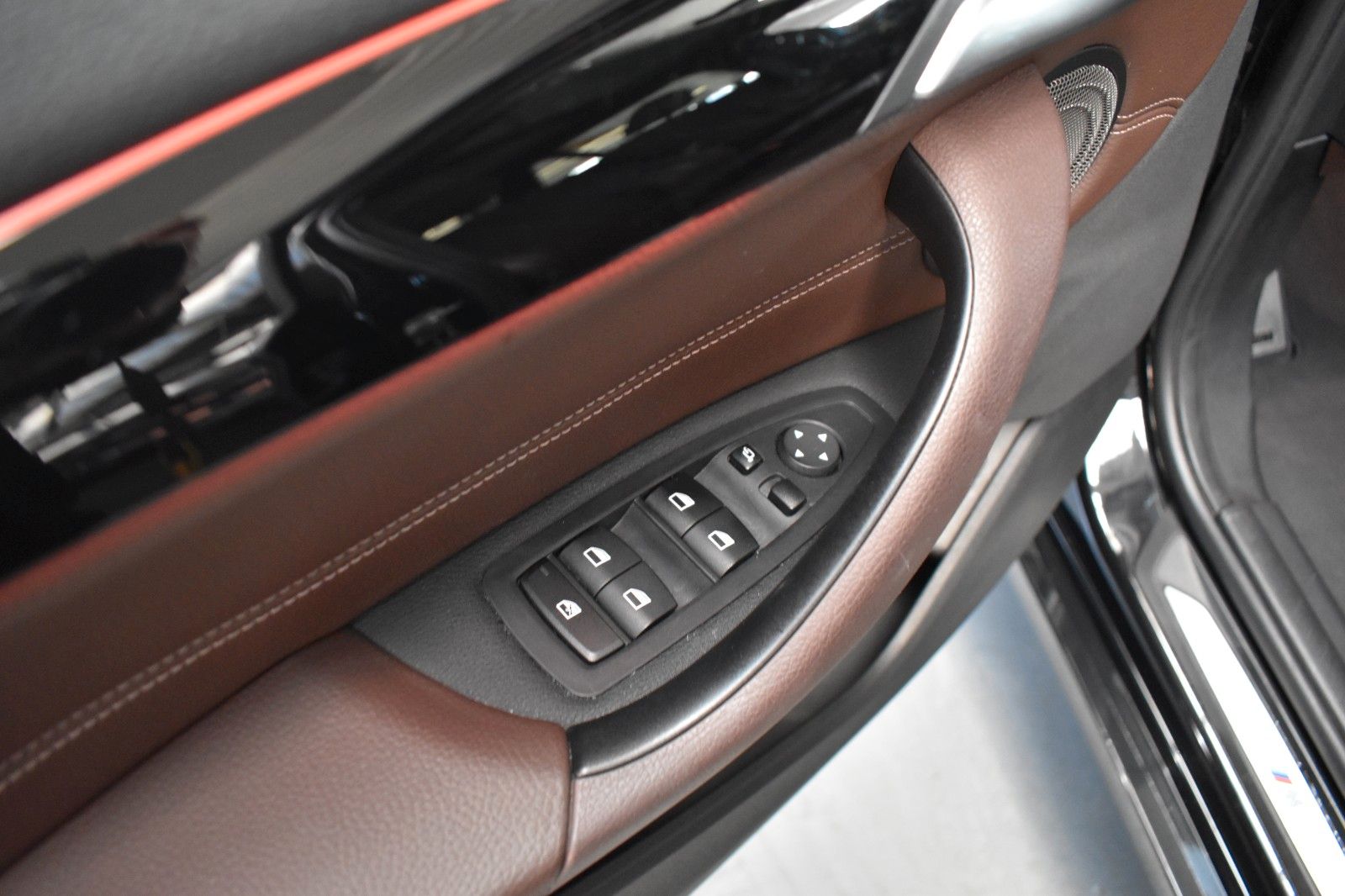 BMW X1 xDrive 25 d M SPORT - Samsaru's Car Outlet