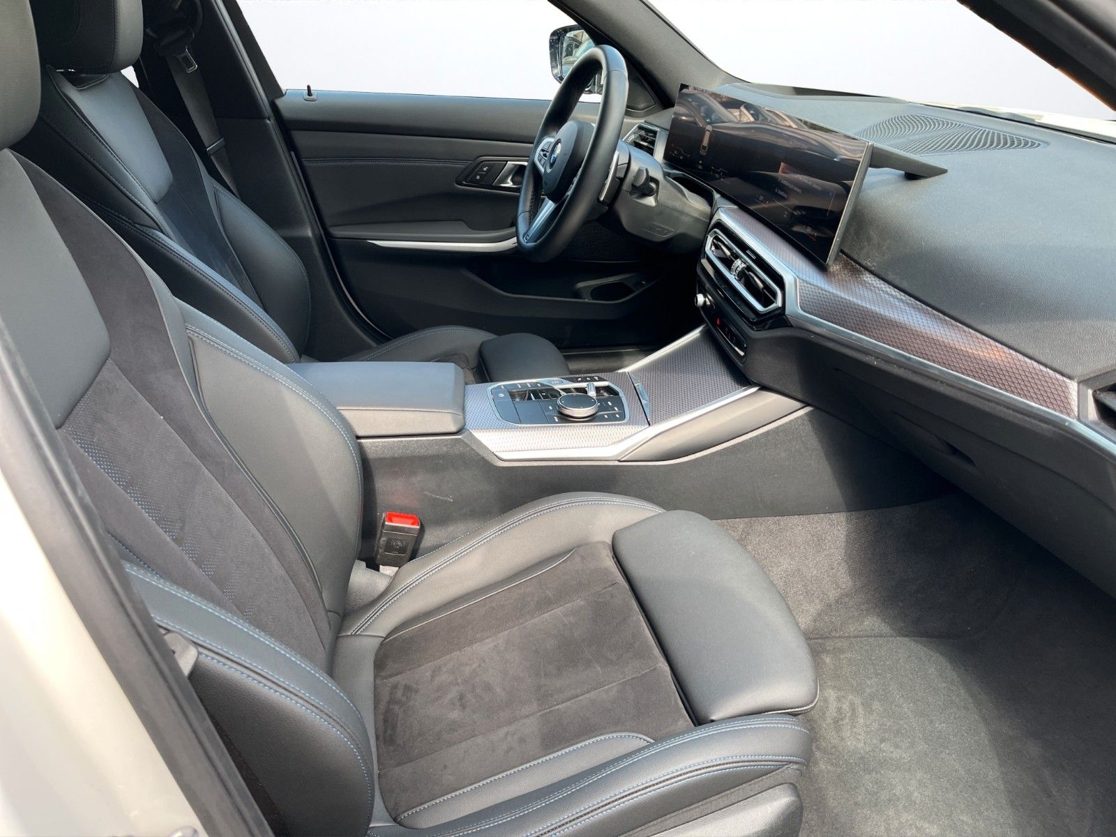 BMW 320dA Touring MSport 18" Pano DAP PAP AHK eSitze