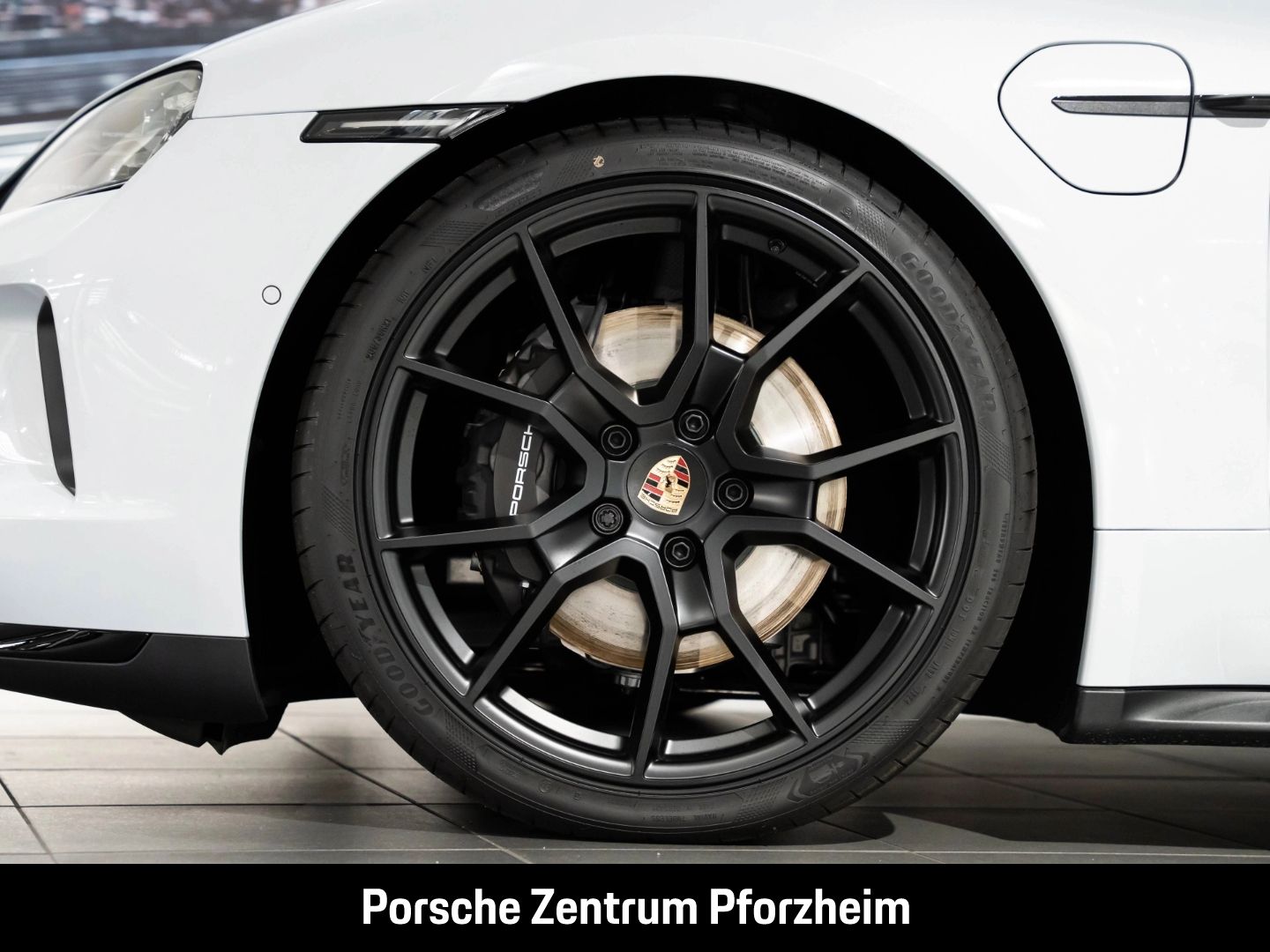 Porsche Taycan BOSE LED-Matrix Panoramadach Luftfederung