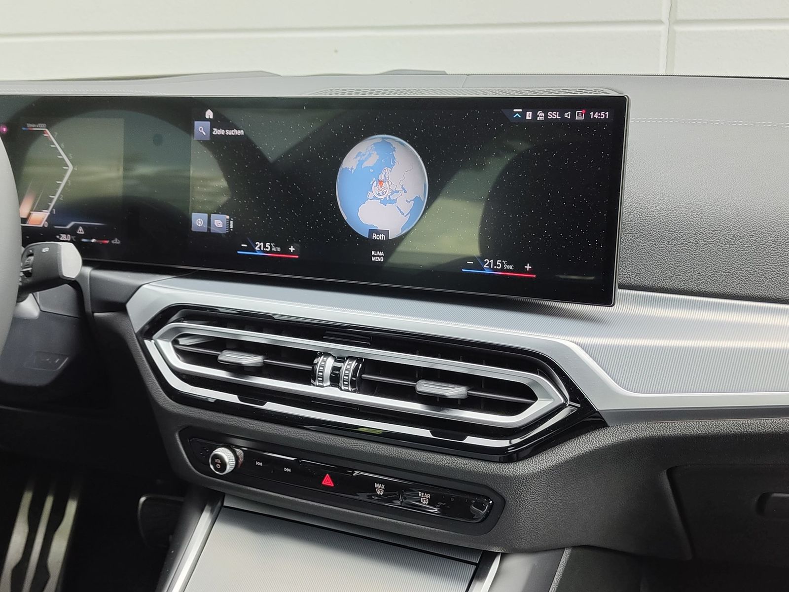 BMW 330i xDrive M Sportpaket - Samsaru's Car Outlet