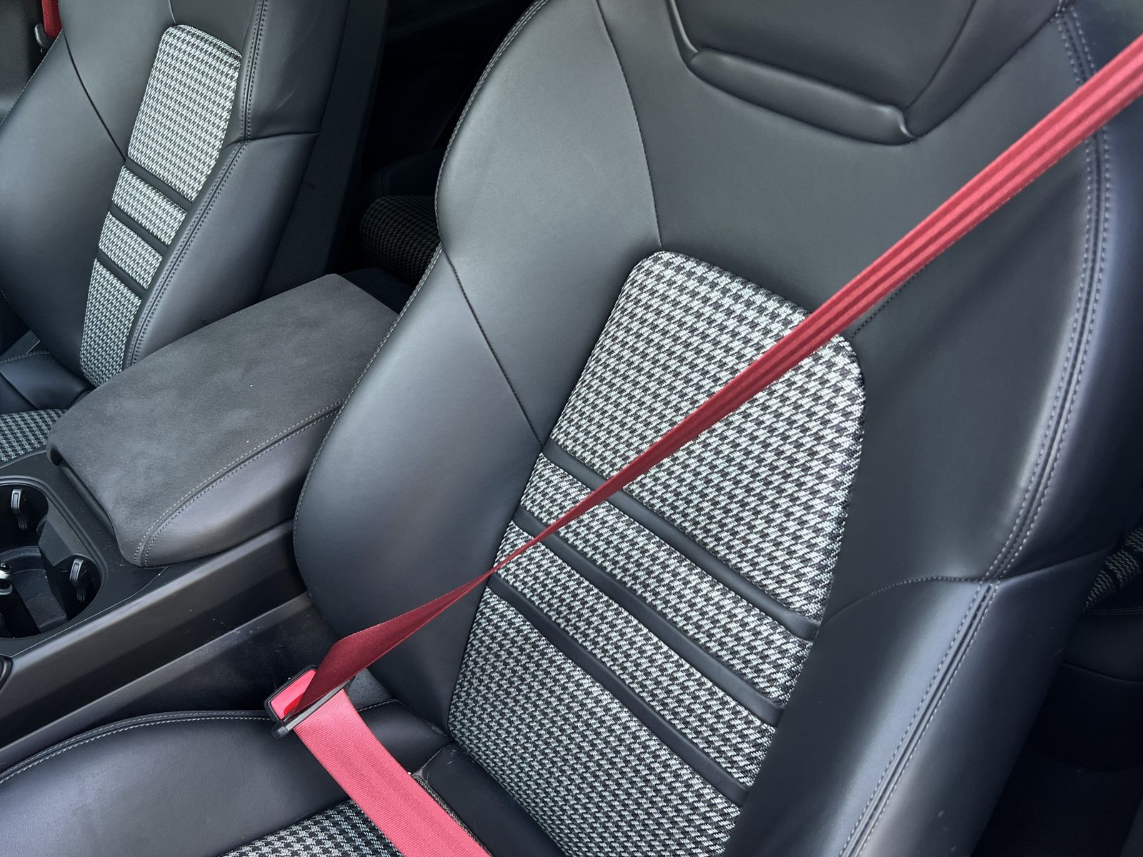 Porsche Cayenne GTS Coupe | PDCC | Hinterachslenkung |