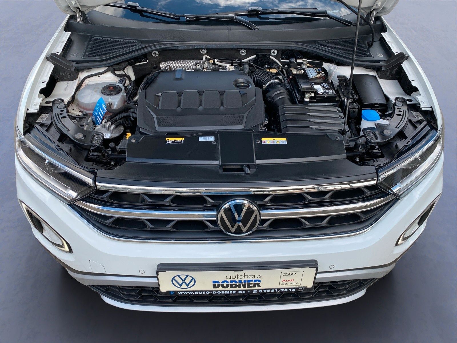 Volkswagen T-Roc 2.0 TDI STYLE - Samsaru's Car Outlet
