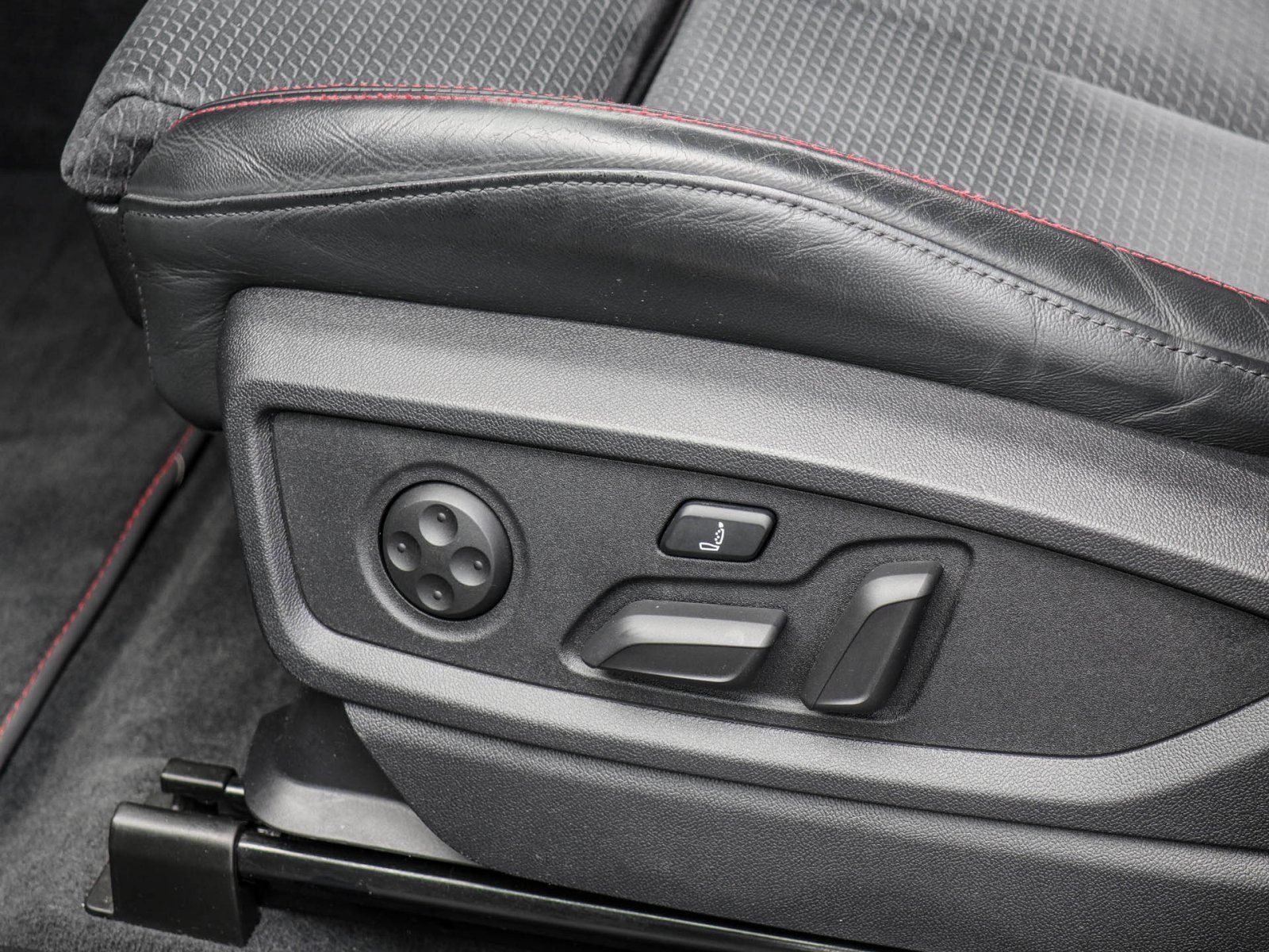 Audi Q5 nza 55 TFSI e S-Line quattro AHK Matrix Kamer