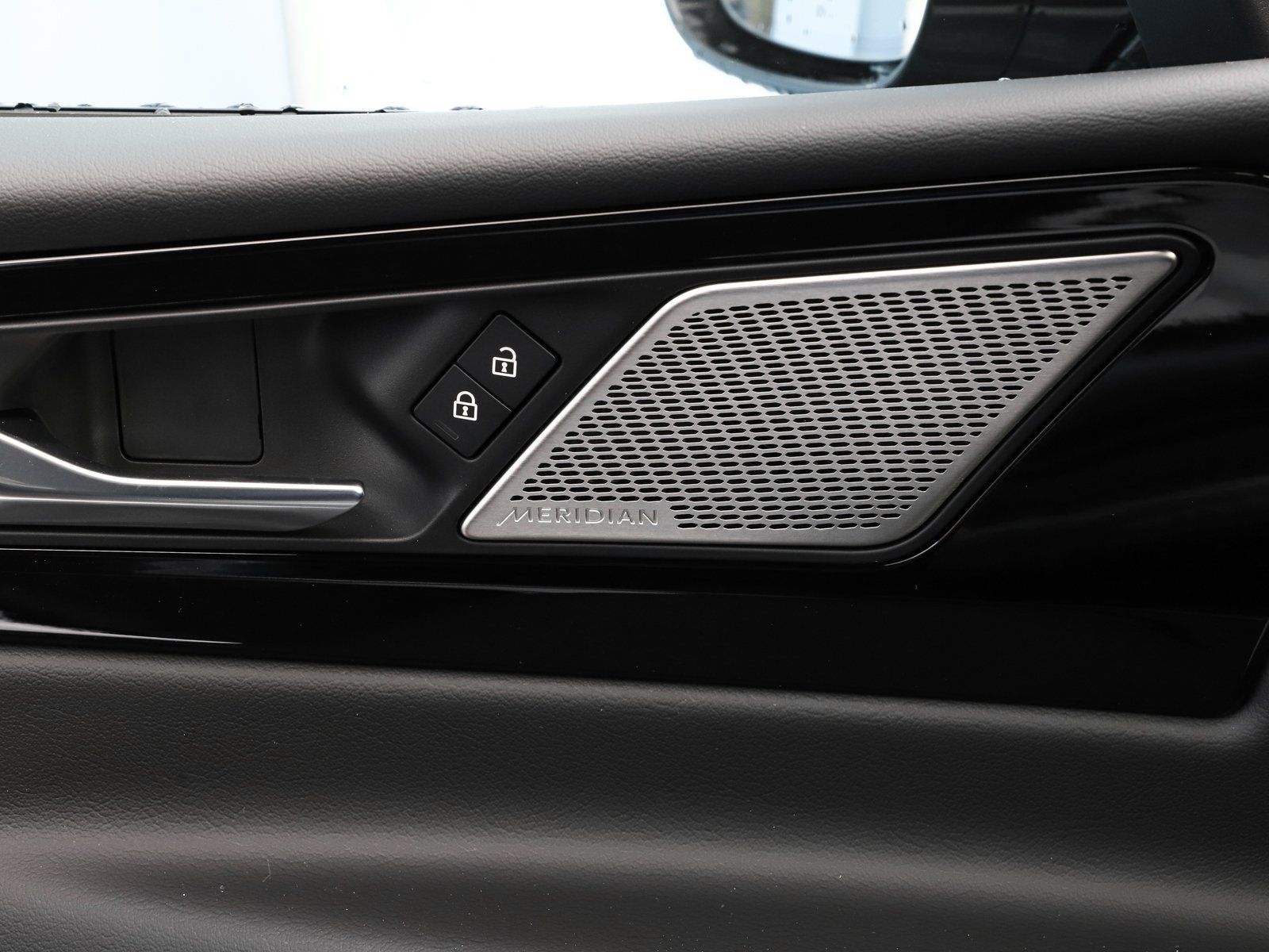 Jaguar XE P250 R-Dynamic Black Winter Paket
