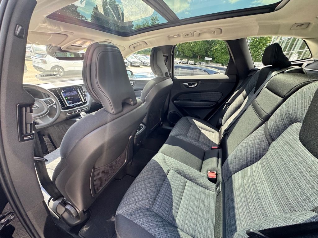 Volvo XC60 Momentum Pro B4 Diesel - Samsaru's Car Outlet