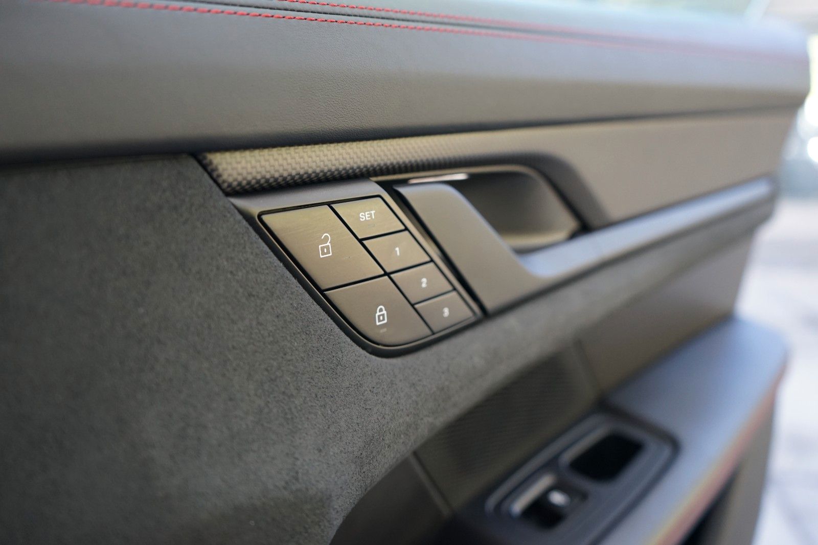 Porsche Taycan GTS BLACK/PANO/P-DISPLAY/MATRIX/360°/21z