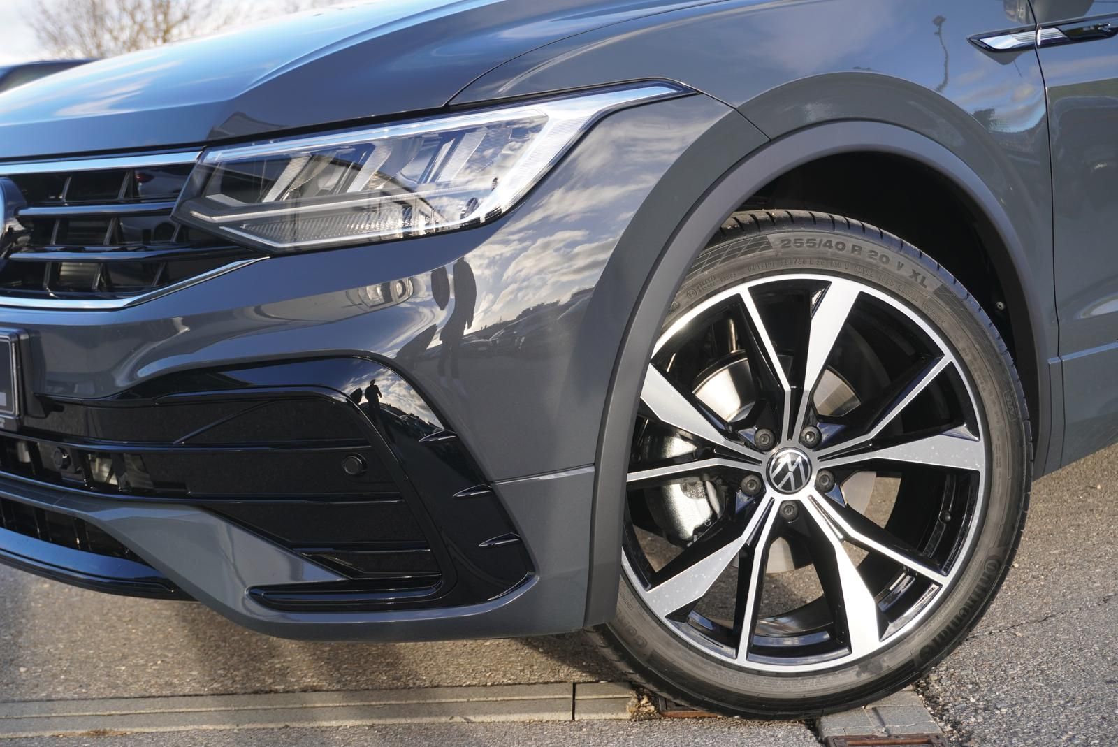 Volkswagen Tiguan 1.5 TSI DSG R-LINE - Samsaru's Car Outlet