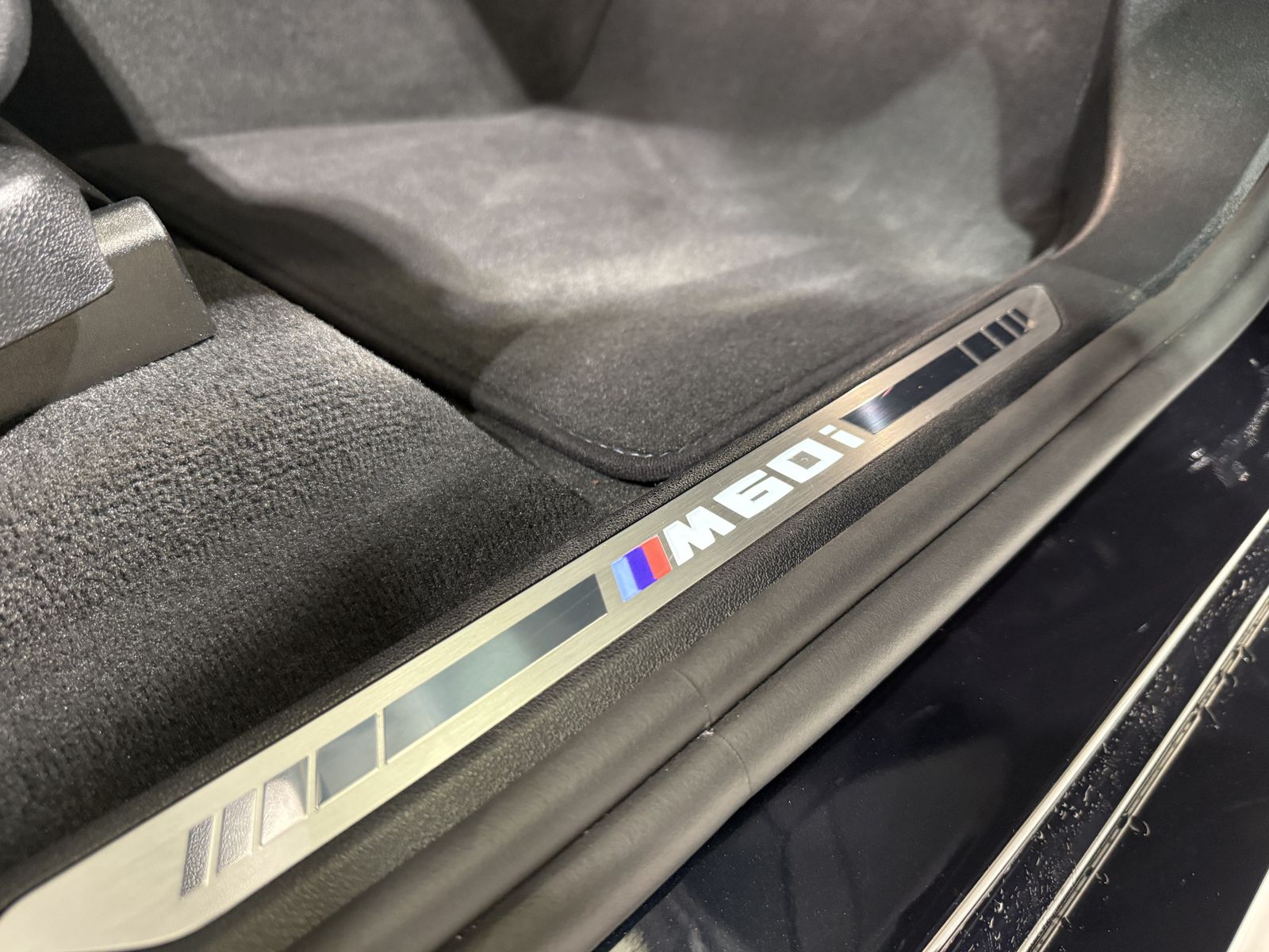 BMW X5 M60i xDrive Standhzg AHK ACC 360° HUD HK Pano