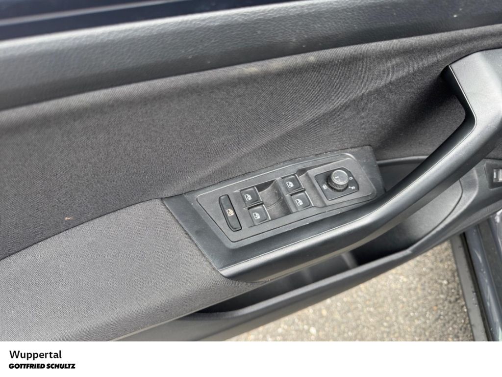 Volkswagen T-Roc 1.5 TSI DSG - Samsaru's Car Outlet
