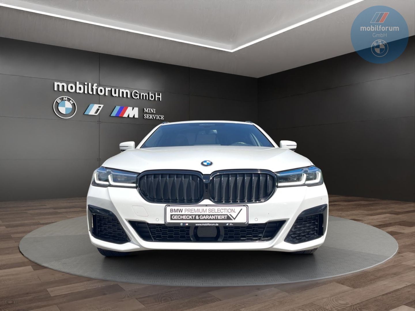 BMW 530 i Touring M-Sport AHK StandHZG Panorama