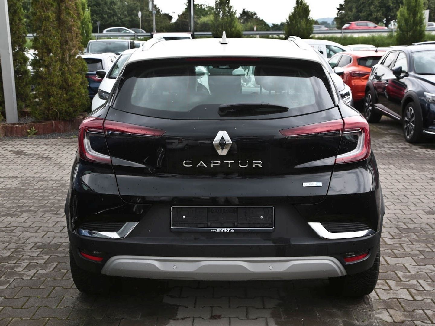 Renault Captur Intens Plug-in Hybrid - Samsaru's Car Outlet