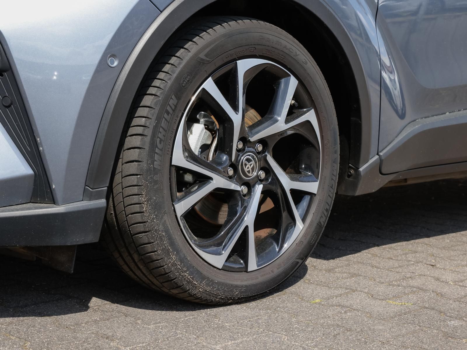 Toyota C-HR 1.8 Hybrid - Samsaru's Car Outlet