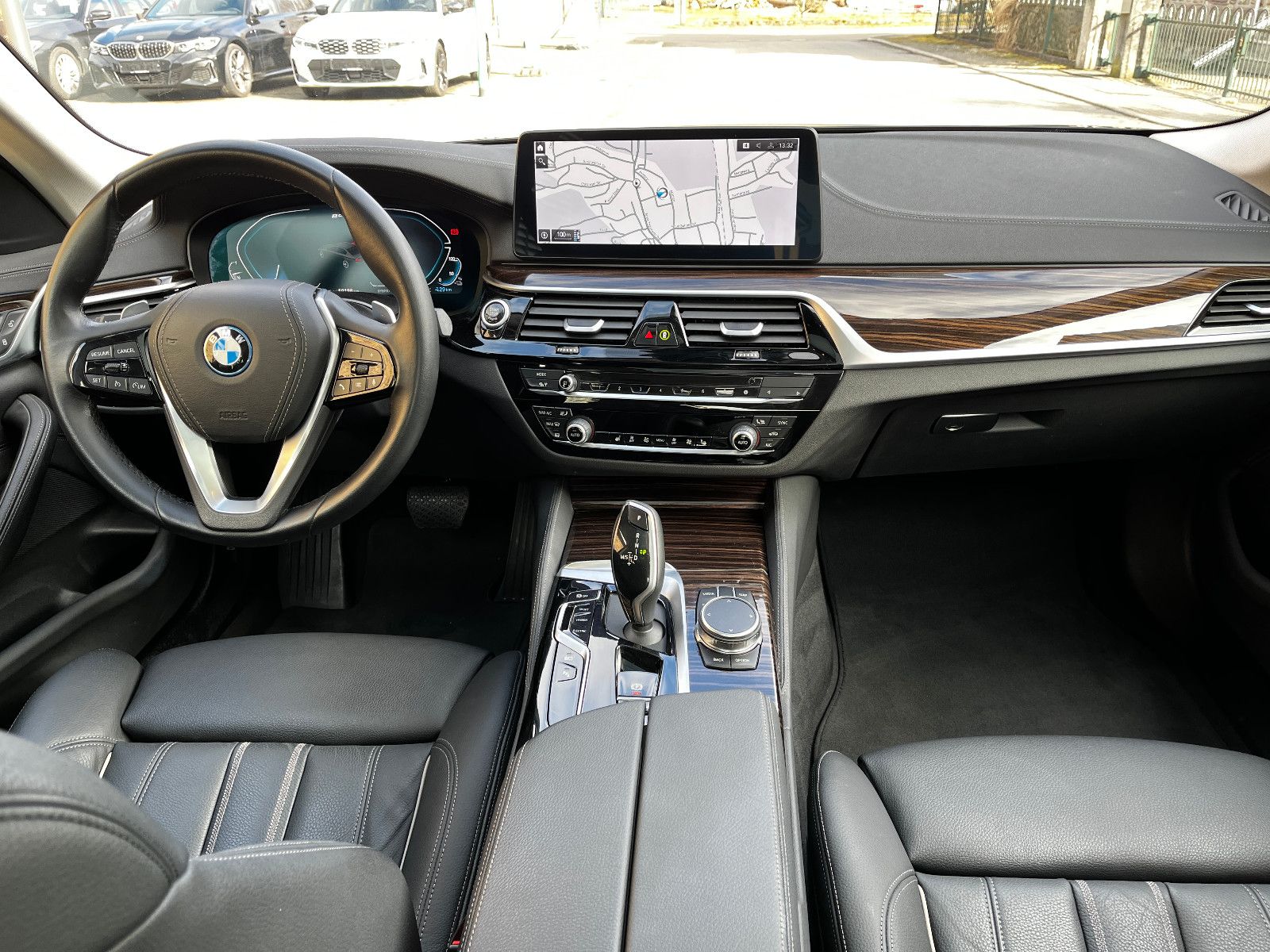 BMW 530e xDrive LuxuryLine Leder LED Navi GDach HUD