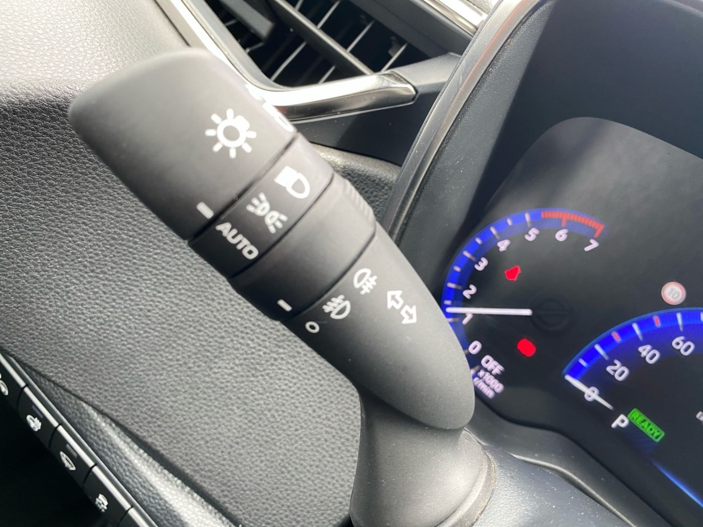 Toyota Corolla 1.8 Hybrid - Samsaru's Car Outlet