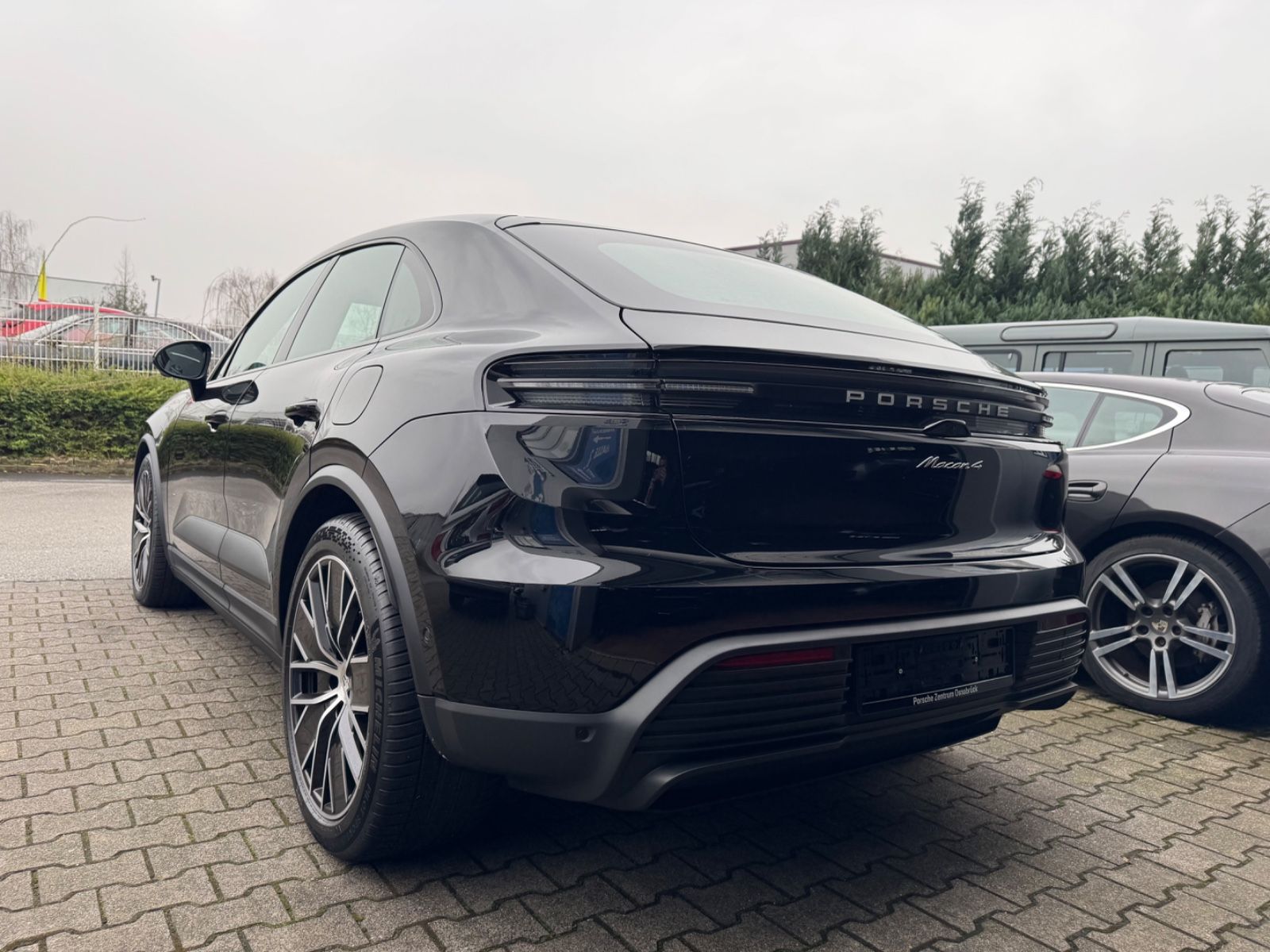 Porsche Macan 4*DISTRONIK ACC*LUFTFEDERUNG*PANORAMA*21Z