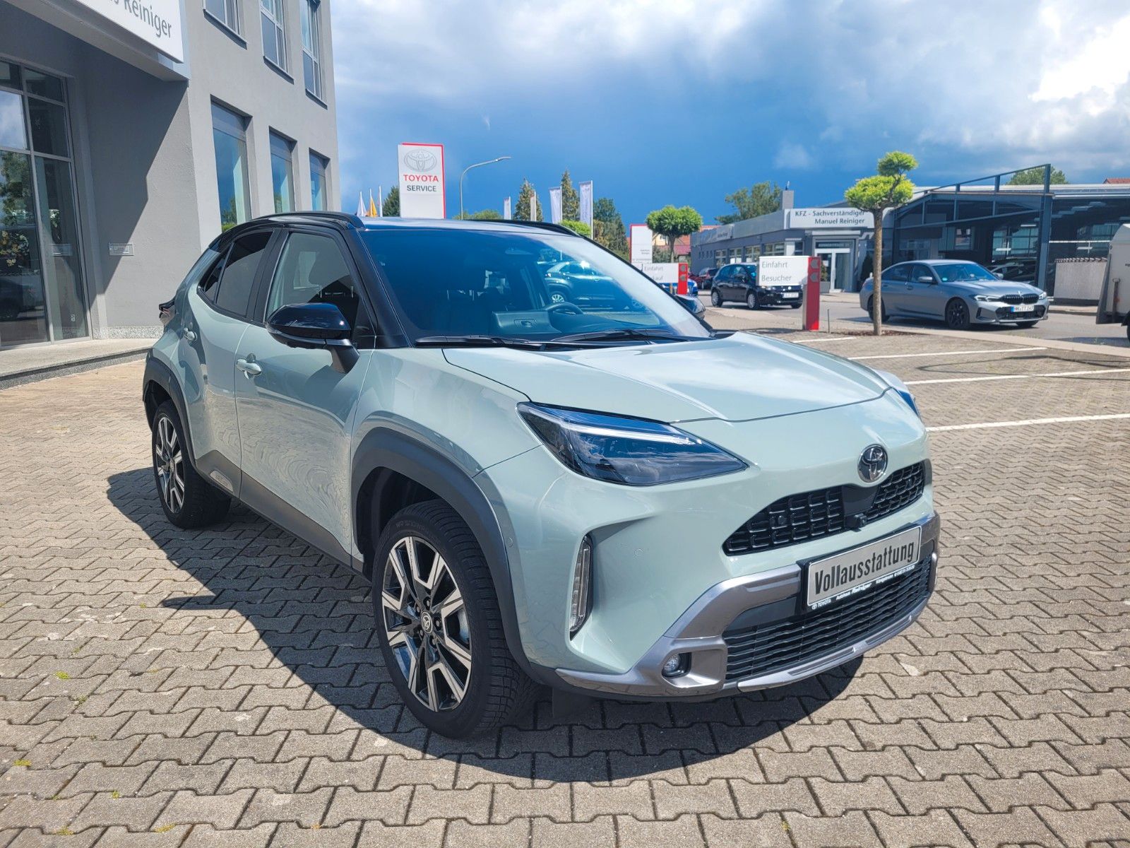 Toyota Yaris Cross Hybrid 4x4 Premiere Edt.*Vollausst.*