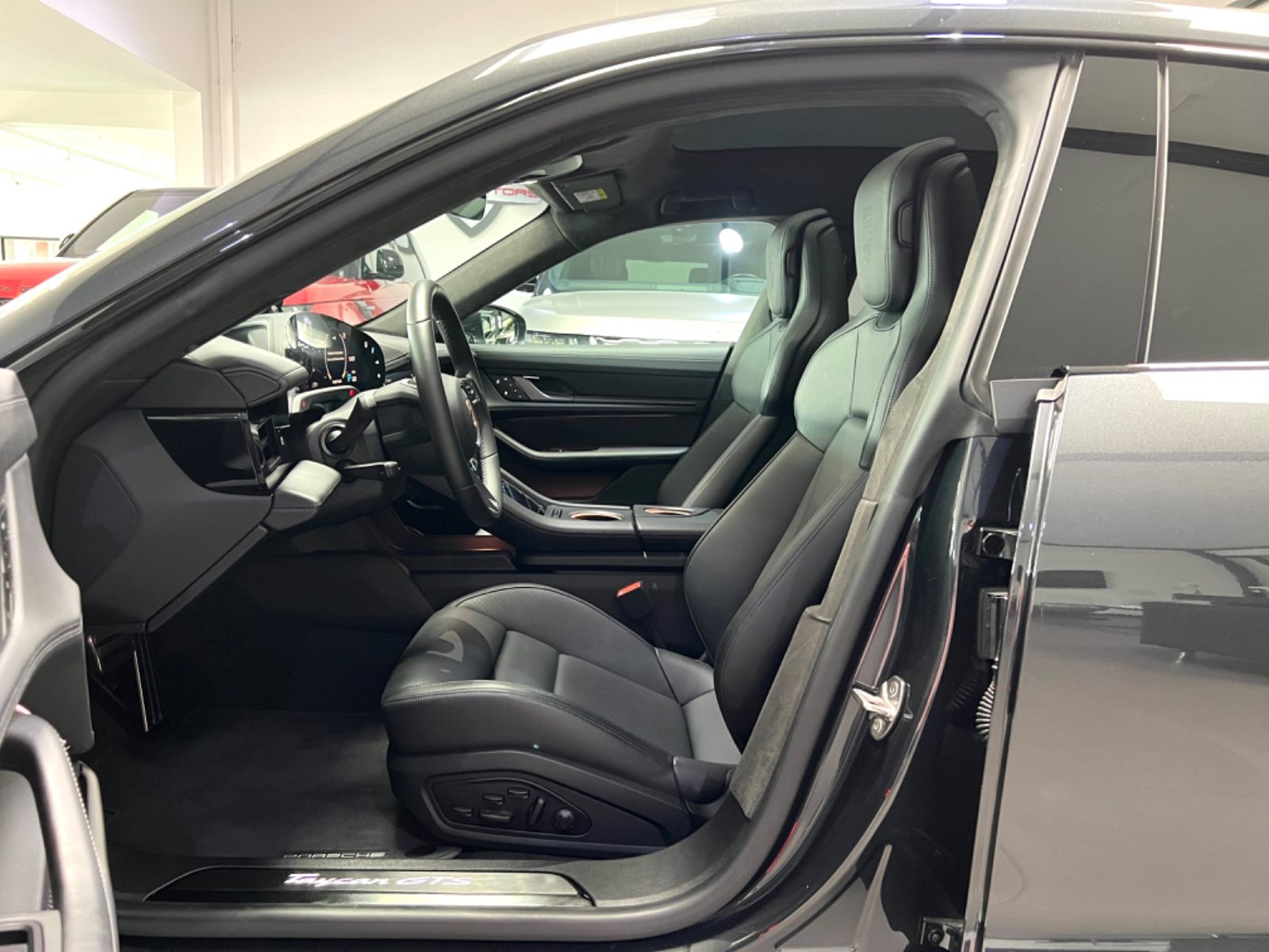 Porsche TAYCAN GTS SPORT TURISMO PANO BOSE® 360°CAM 21"