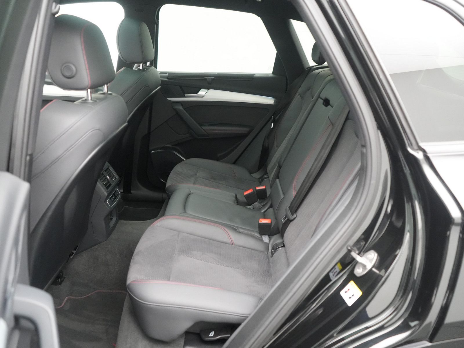 Audi Q5 40 quattro S line AHK ACC PANO NAVI LED SHZ