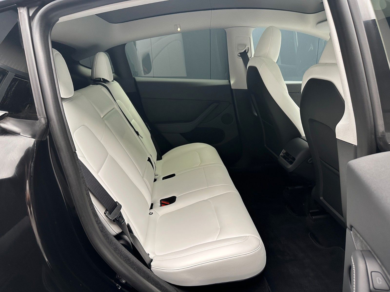 Tesla Model Y Performance Dual AWD*LEDER/Weiss*21Zoll*