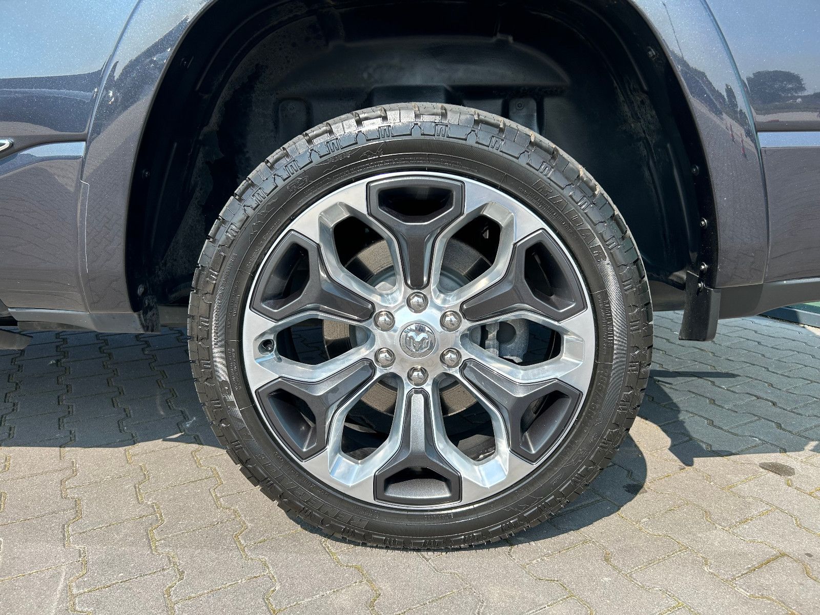 Dodge RAM 1500 Limited *LUFT*LPG*ACC*360*PANO*DE*