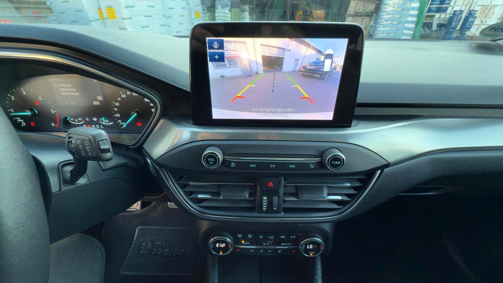 Ford Focus 2,0 - Samsaru's Car Outlet