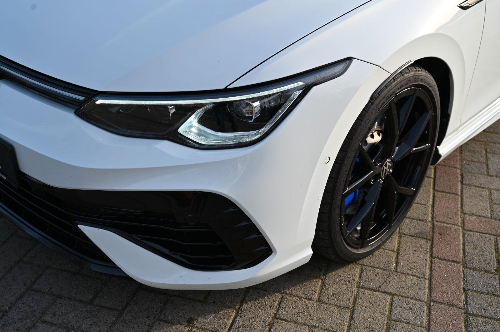 Volkswagen Golf VIII Lim. R 4Motion/ ACC / PANO / R-SPORT