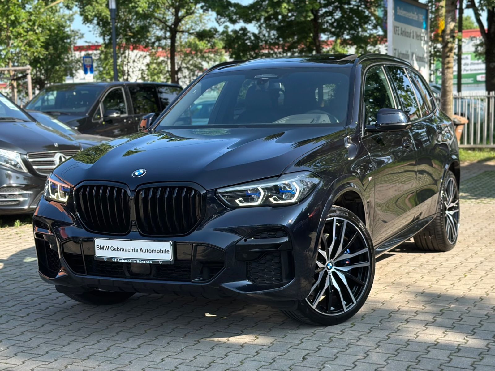 BMW X5 M50i SAG Navi Leder Panor. 360° Laser AHK 22"
