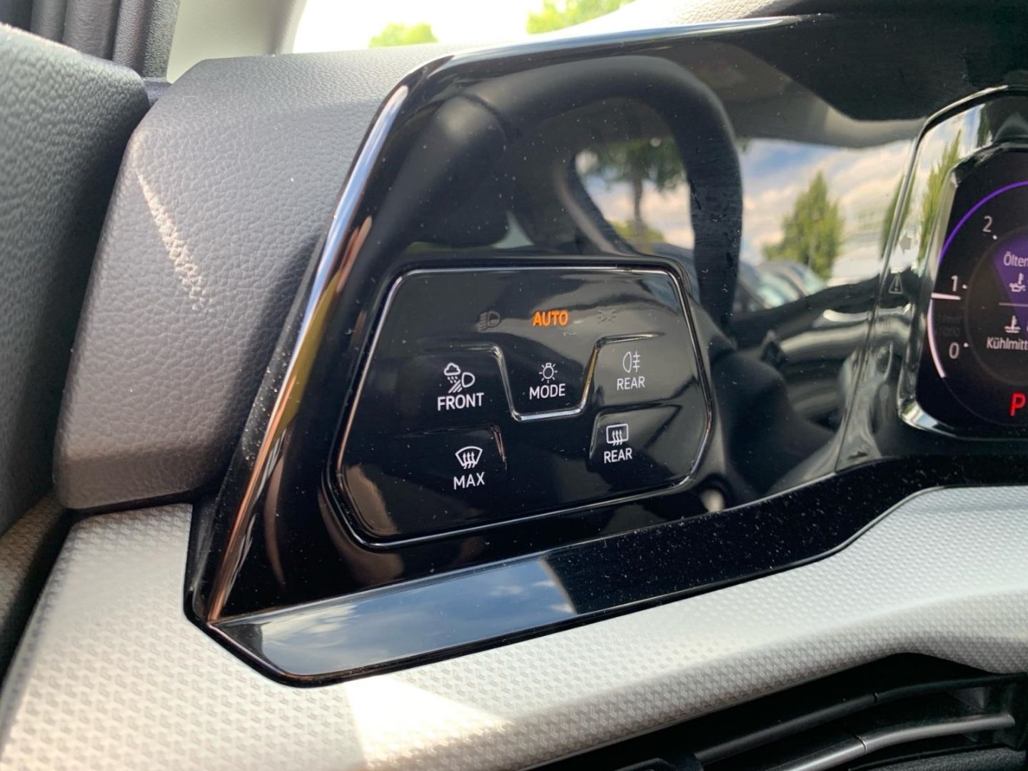 Volkswagen Golf 8 VIII Move 2.0 TDI - Samsaru's Car Outlet