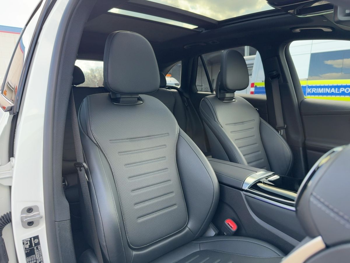 Mercedes-Benz GLC 300 d 4Matic AMG Line Premium - Samsaru's Car Outlet