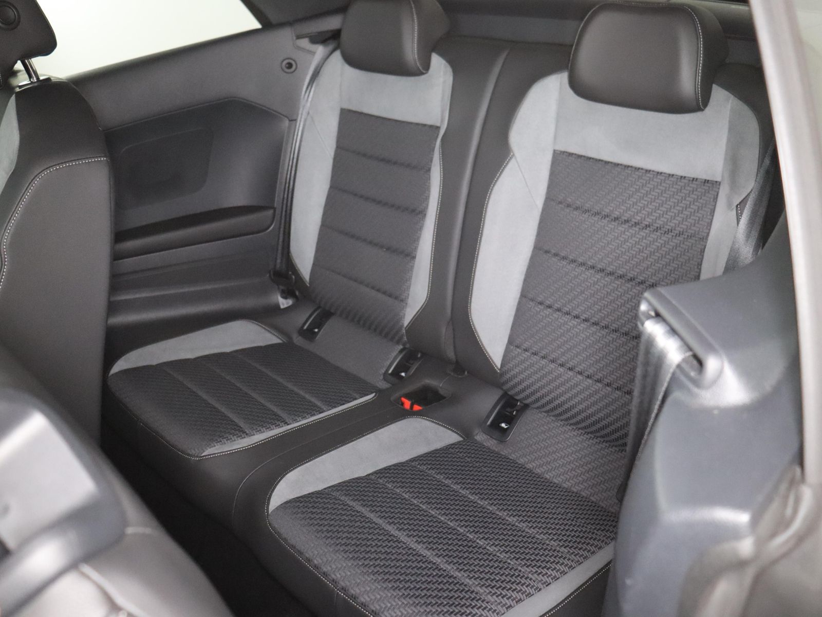 Volkswagen T-Roc R-Line 1.5TSI DSG - Samsaru's Car Outlet