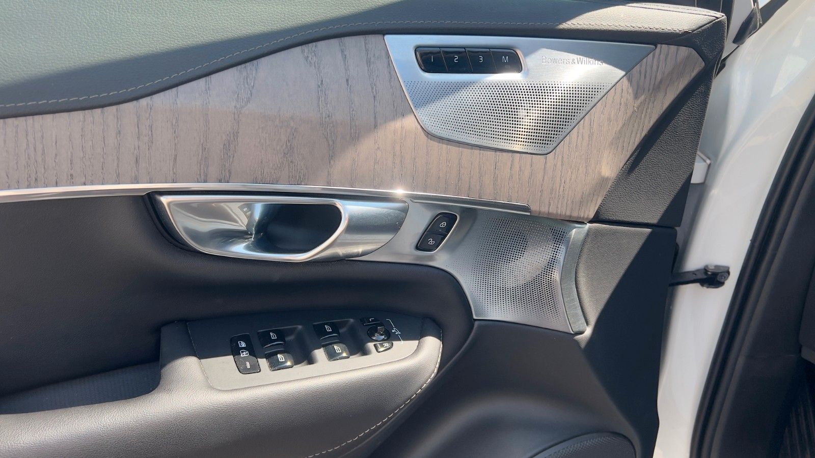 Volvo XC90 B5 D AWD Ultimate Dark*B&W*HUD*LUFT*AHK*ACC