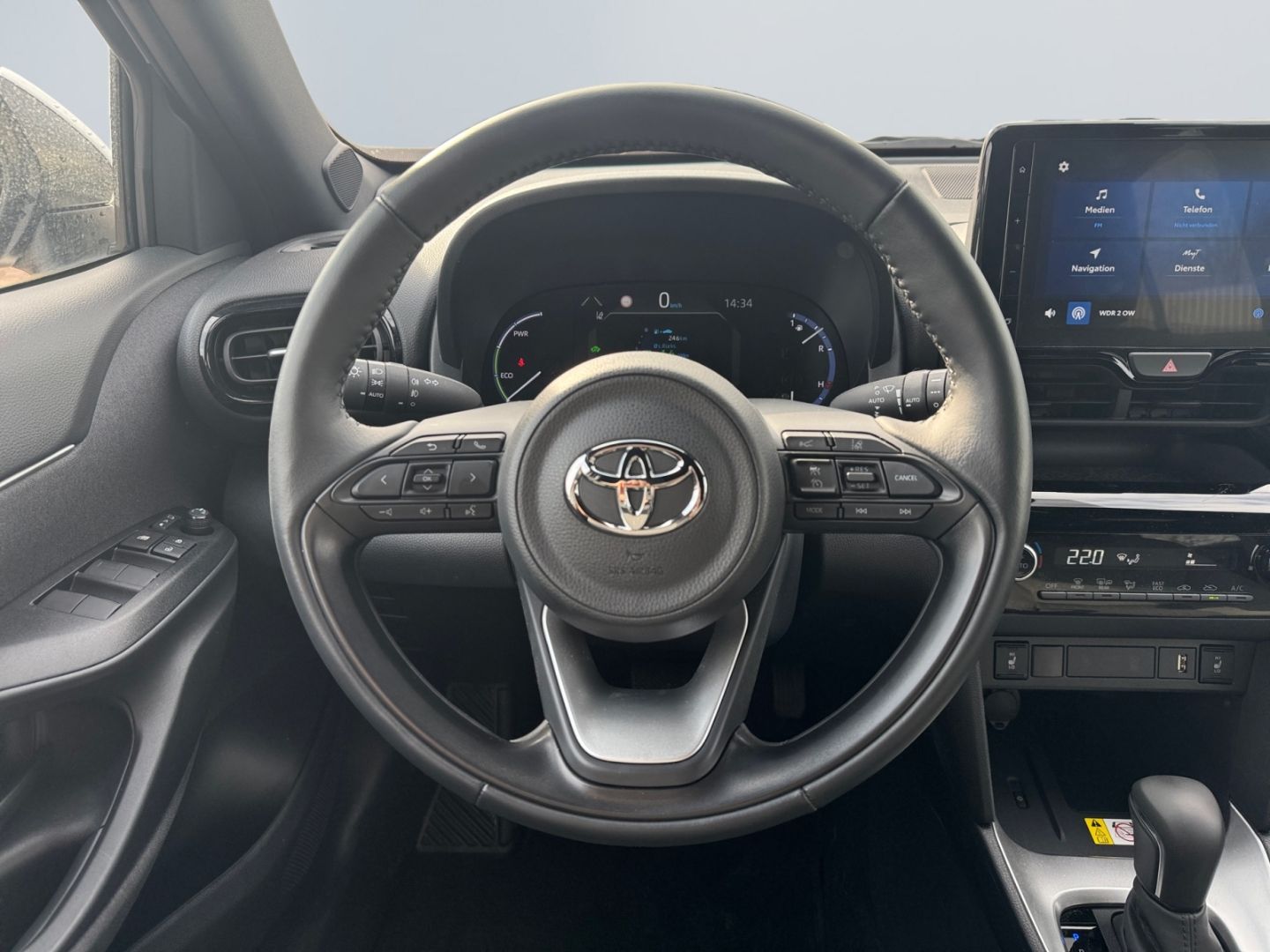 Toyota Yaris Cross Hybrid 1.5 Team D *LED*SHZ*ACC*RCam*